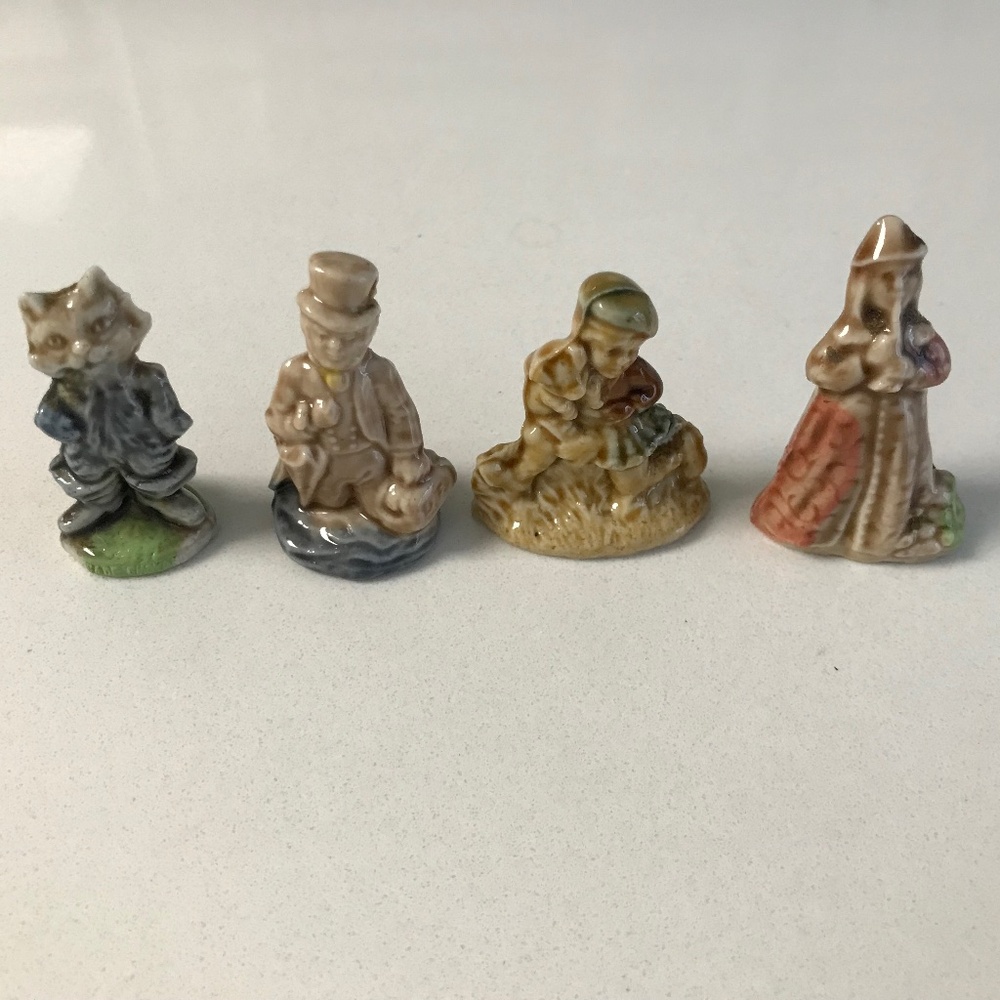 Vintage Wade Whimsies Nursery Rhymes Lot of 4 Red Rose Tea Figurines 1971
